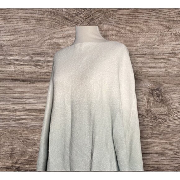 Barefoot Dreams Cozy Chic Ultra Lite Ocean Breeze Poncho in Ombre Waterfall Blue - Picture 9 of 10
